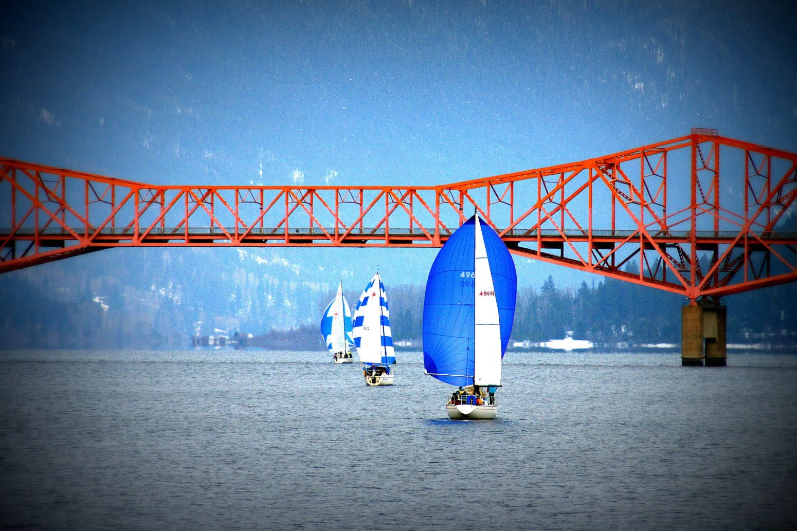 Spinnaker run on Kootenay Lake